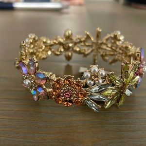 NWT Flower bracelet